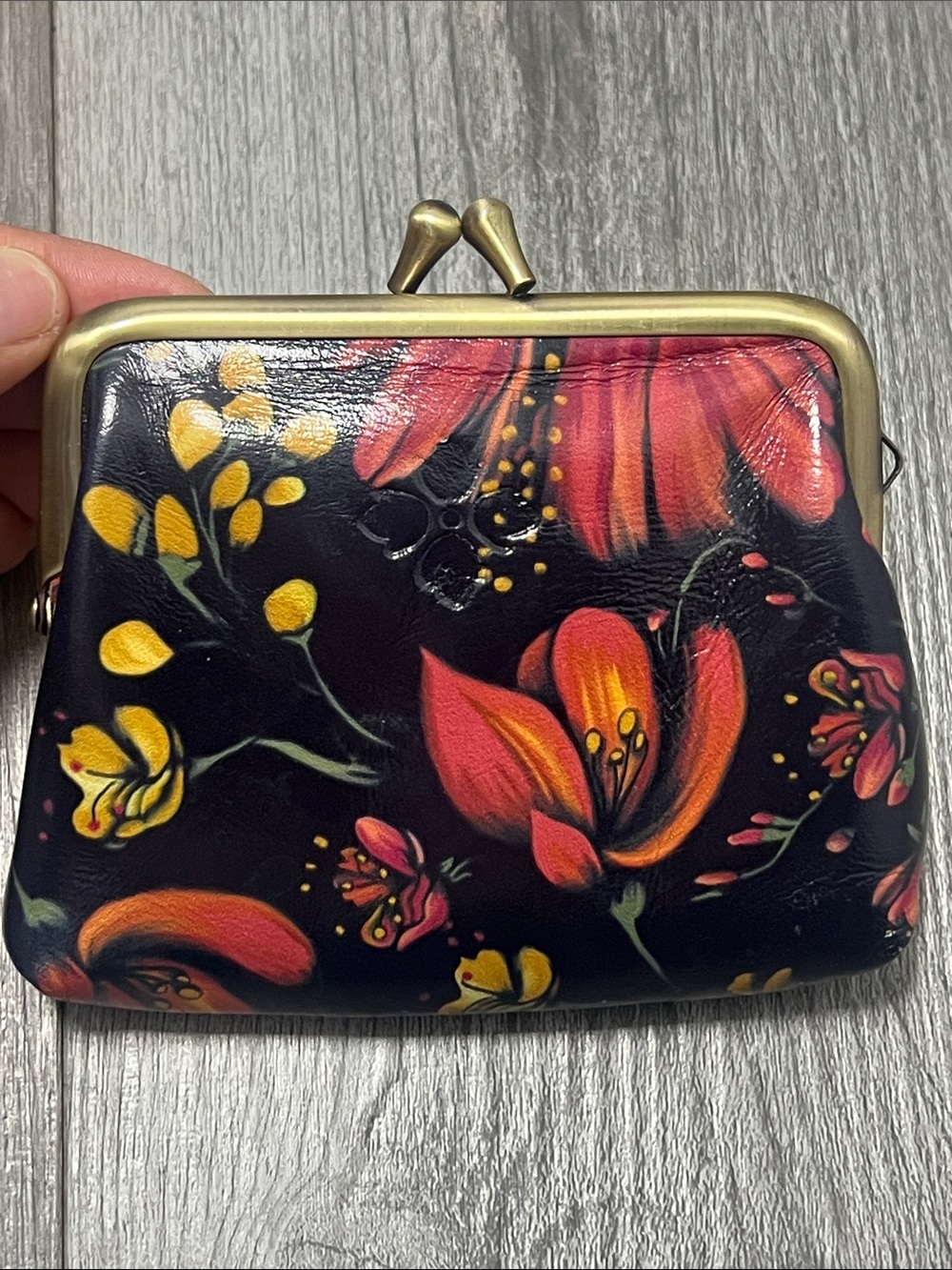 Patricia Nash “Tropical Escape" leather kiss lock coin and card holder